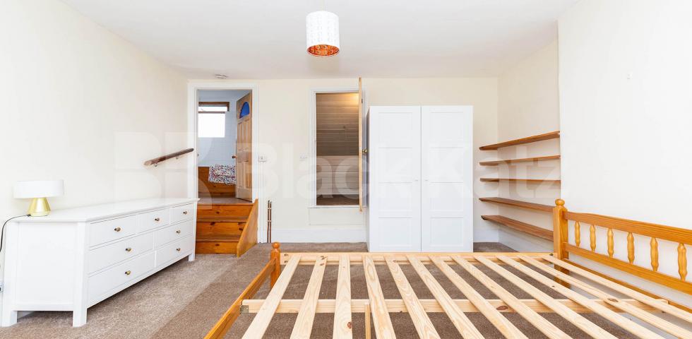 			1 Bedroom, 1 bath, 1 reception Flat			 Northolme Road, HIGHBURY-HIGHBURY FIELDS